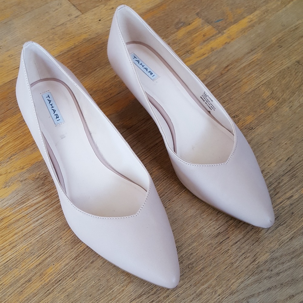 Tahari Size 9 Barely Nude Wedge Pump Shoes
